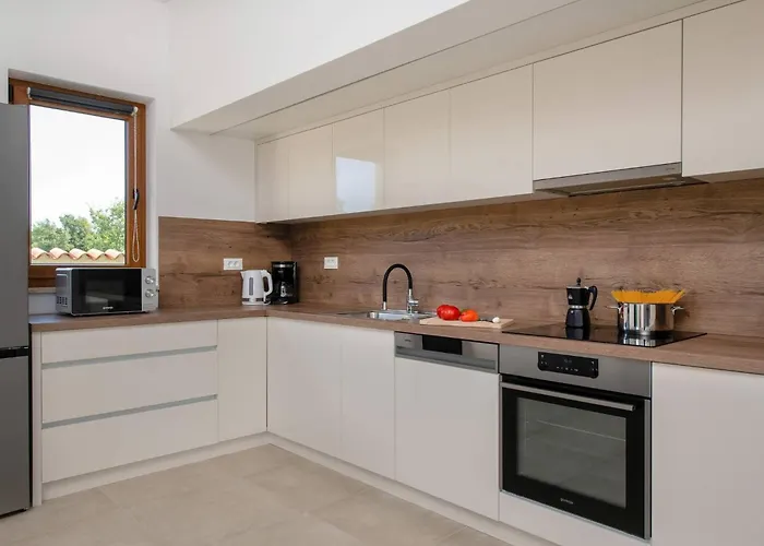 Evida By Interhome * Πόρετς